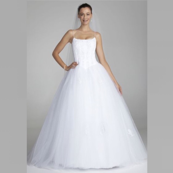 Oleg Cassini Spaghetti Strap Tulle Ball Gown Wedding Dress with Corset Size 4 - Picture 2 of 13